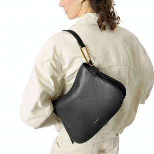 Coccinelle Magie Soft Small Noir E1PQR130201_001 2